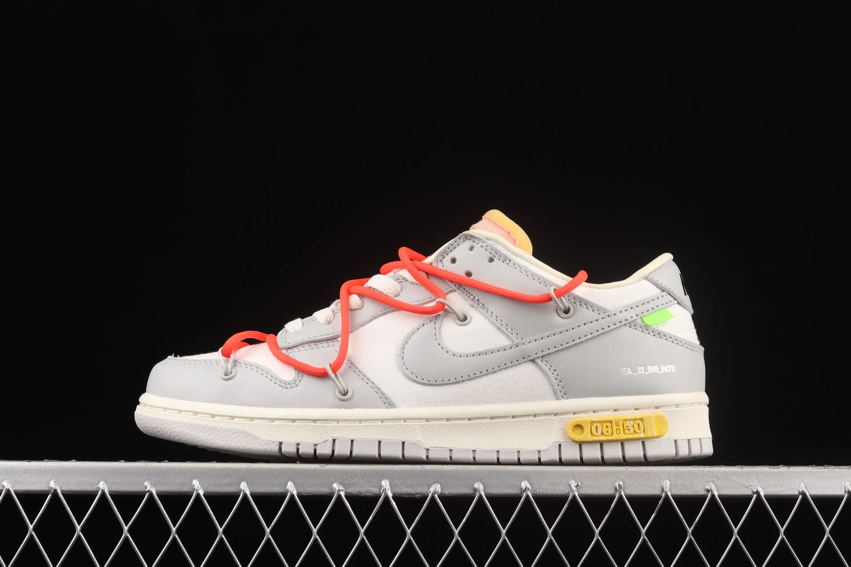 All Categories Nk SB Dunk Series Nk SB Dunk Low Low-top Sneakers Pure Original Version OF x Nk Dunk Low OW Gray Casual Sports Skateboard Shoes DM1602-110